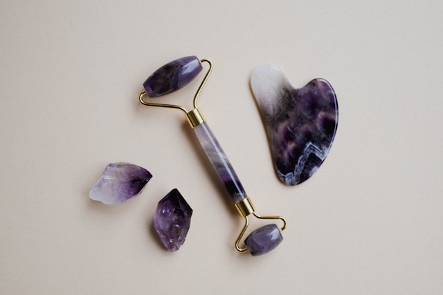 Gua sha facial